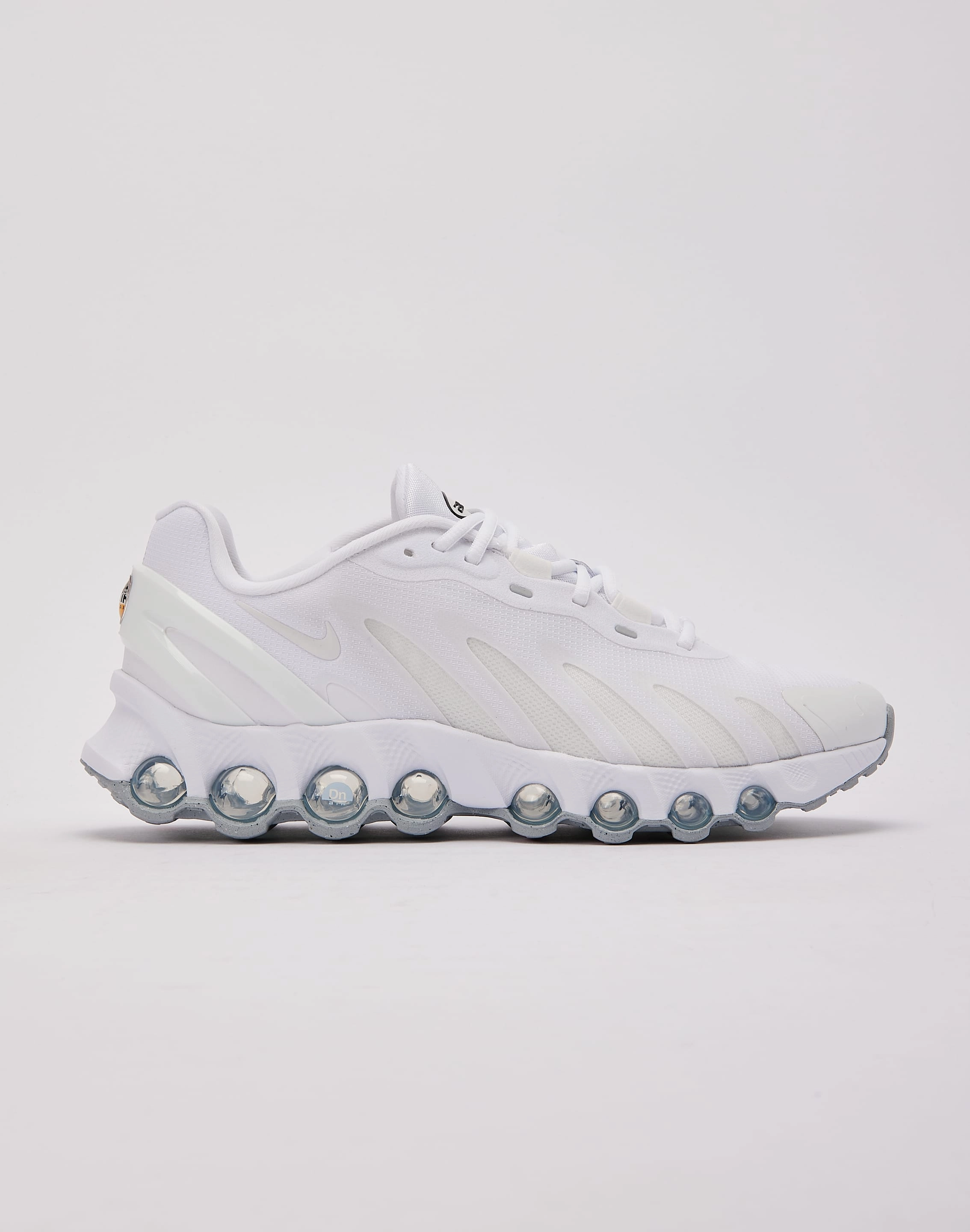 logo - engraved shoes Nike Air Max Dn8