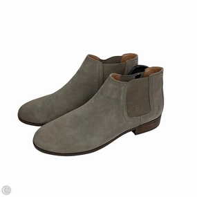 Calm Mood Boots Designer By Frye In Grey, Size: 7.5