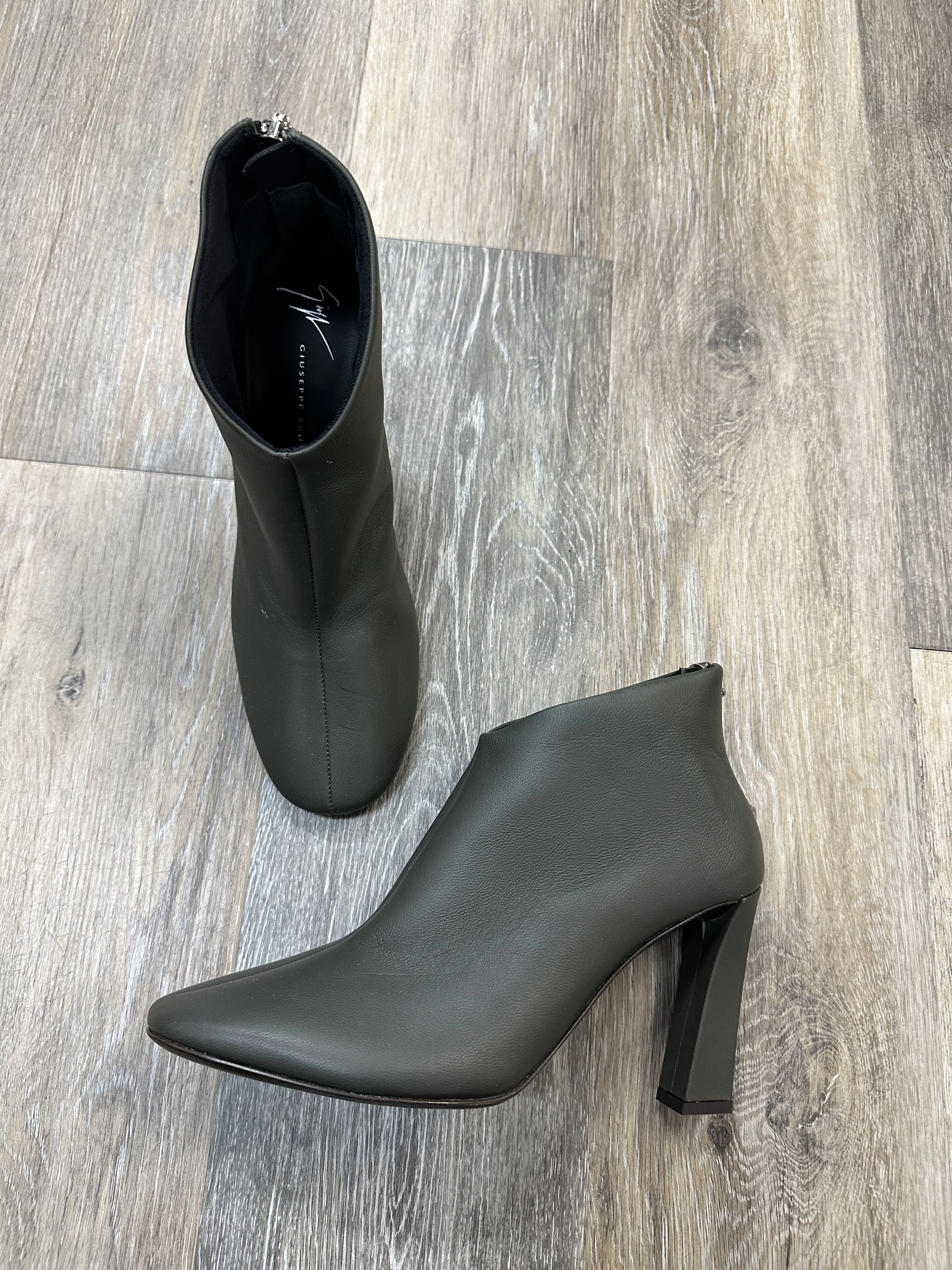 slow walk Boots Designer By Giuseppe Zanotti  Size: 7