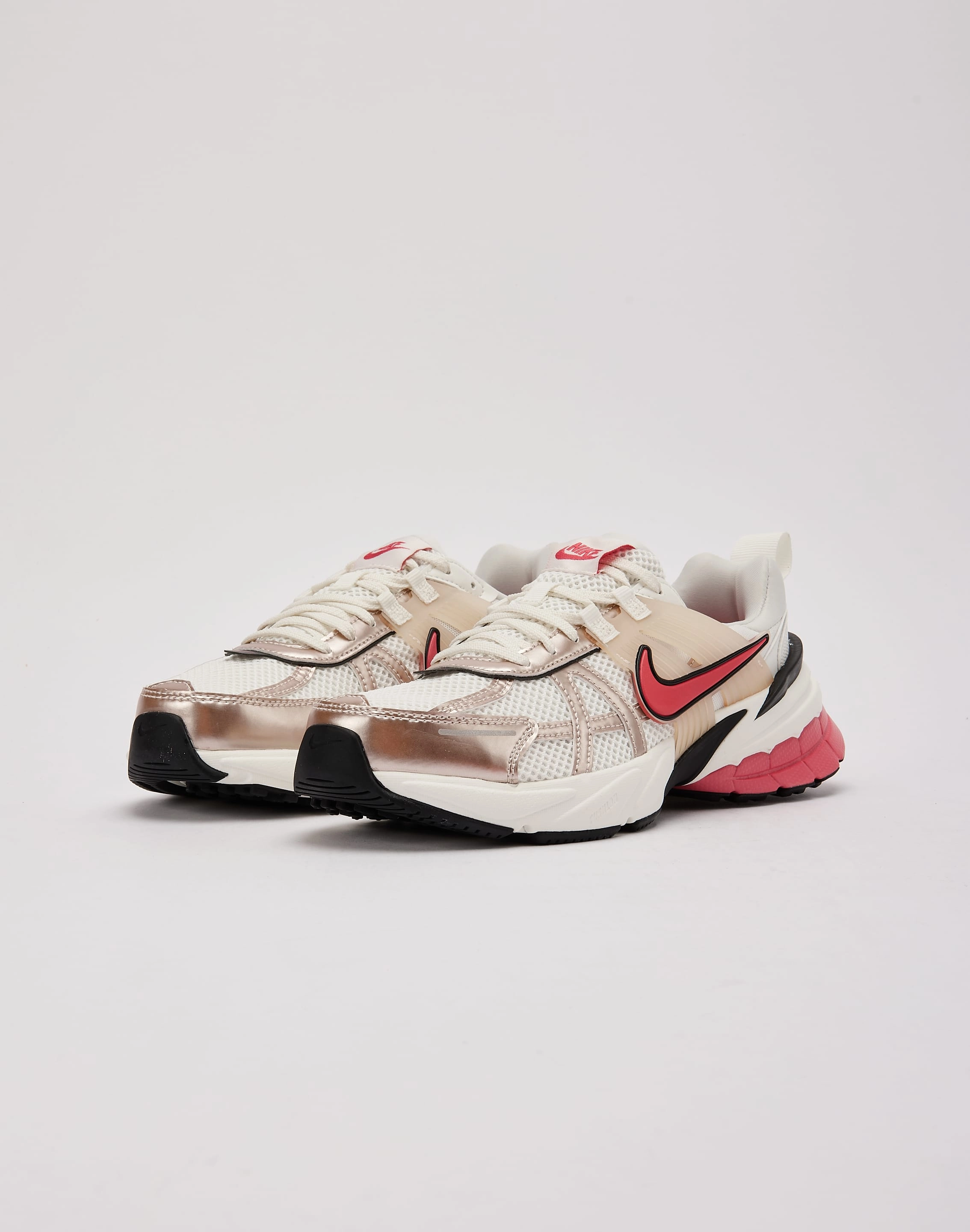 Nike V2K Run Contoured Footbridge