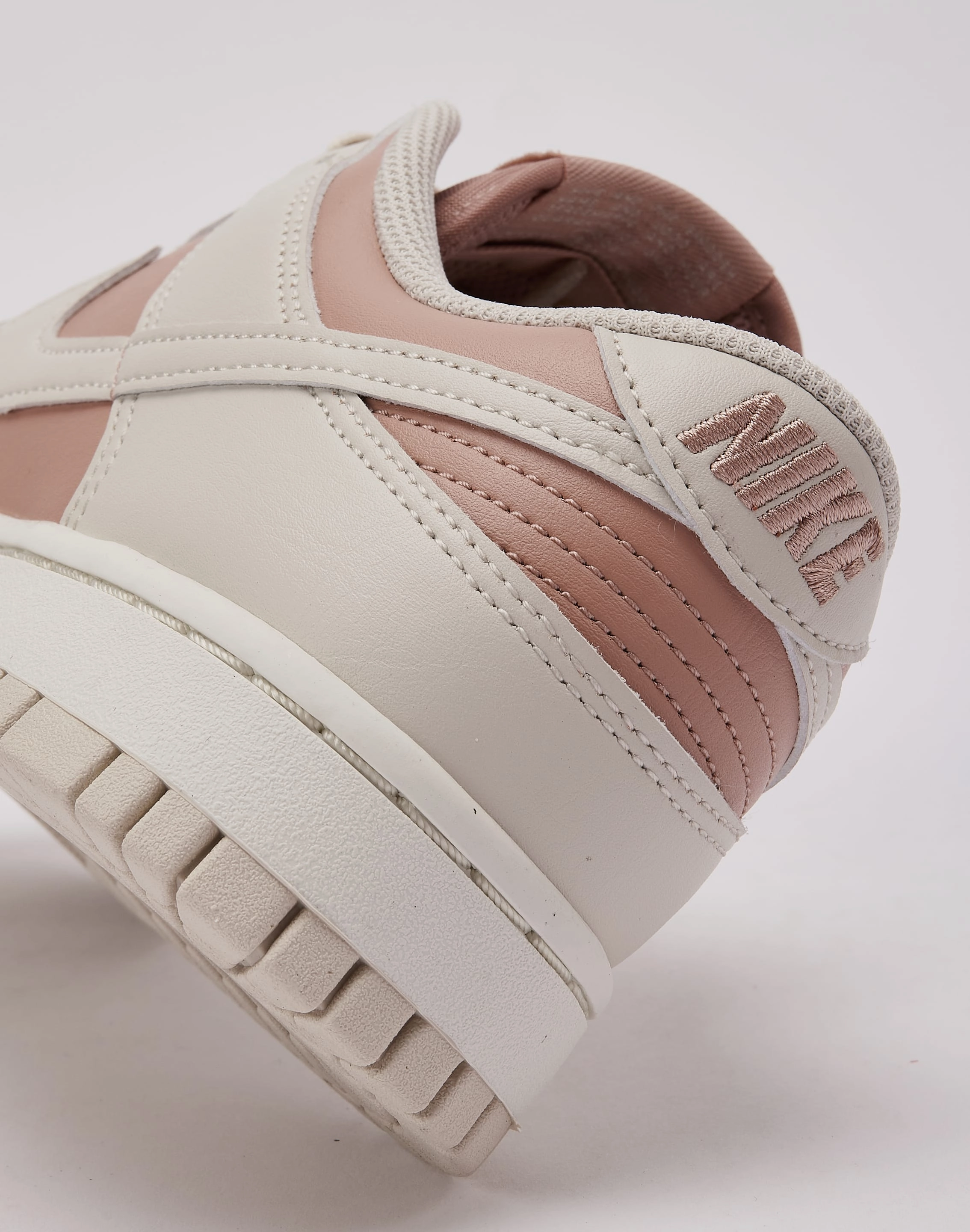 Travel Light Reinforced toe cap Nike Dunk Low Next Nature