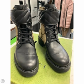 Quick Drying Travel Enthusiasts Boots Luxury Designer By Gucci In Black & Tan, Size: 7.5