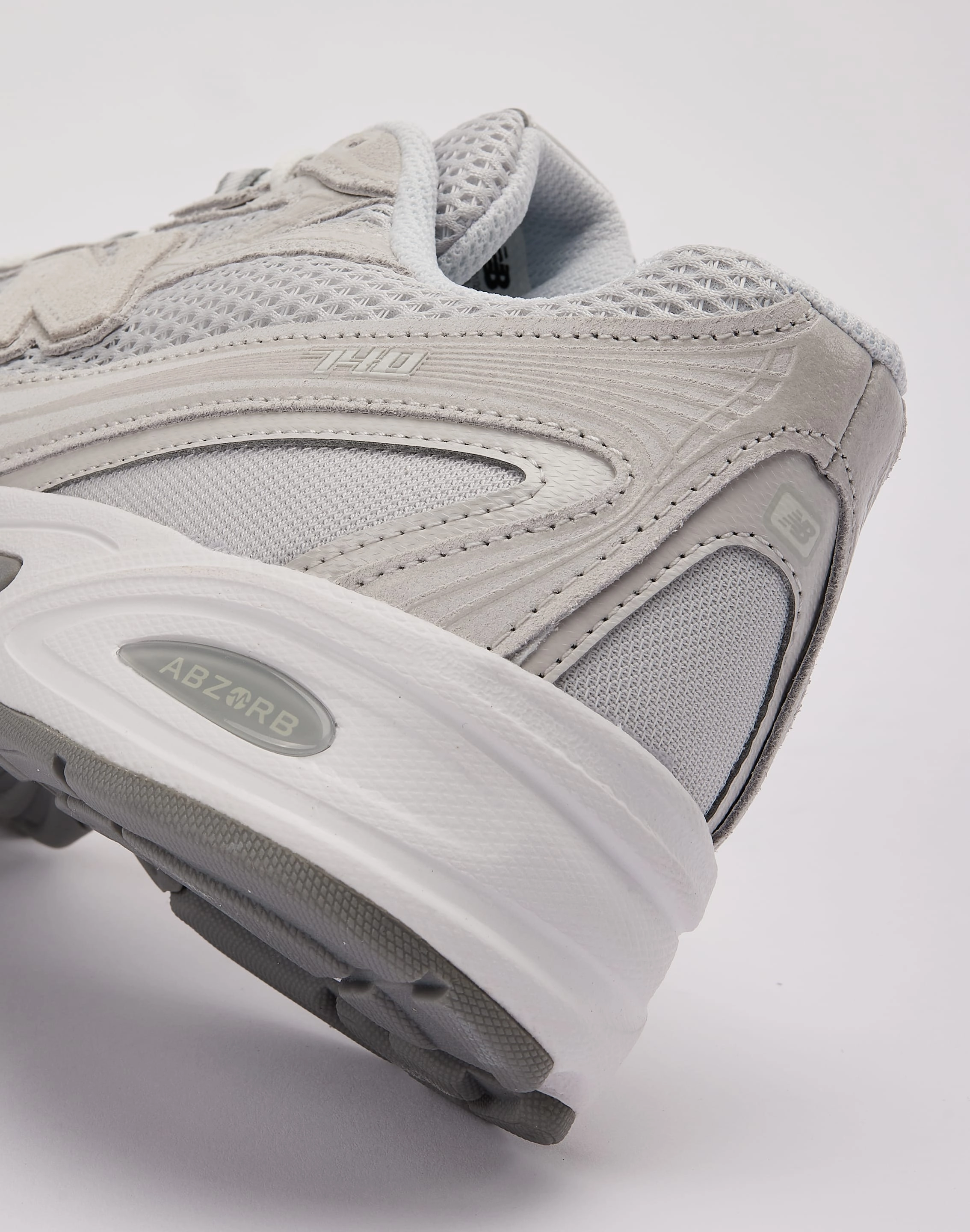 cinder track running gear hill running shoe capacity New Balance 740