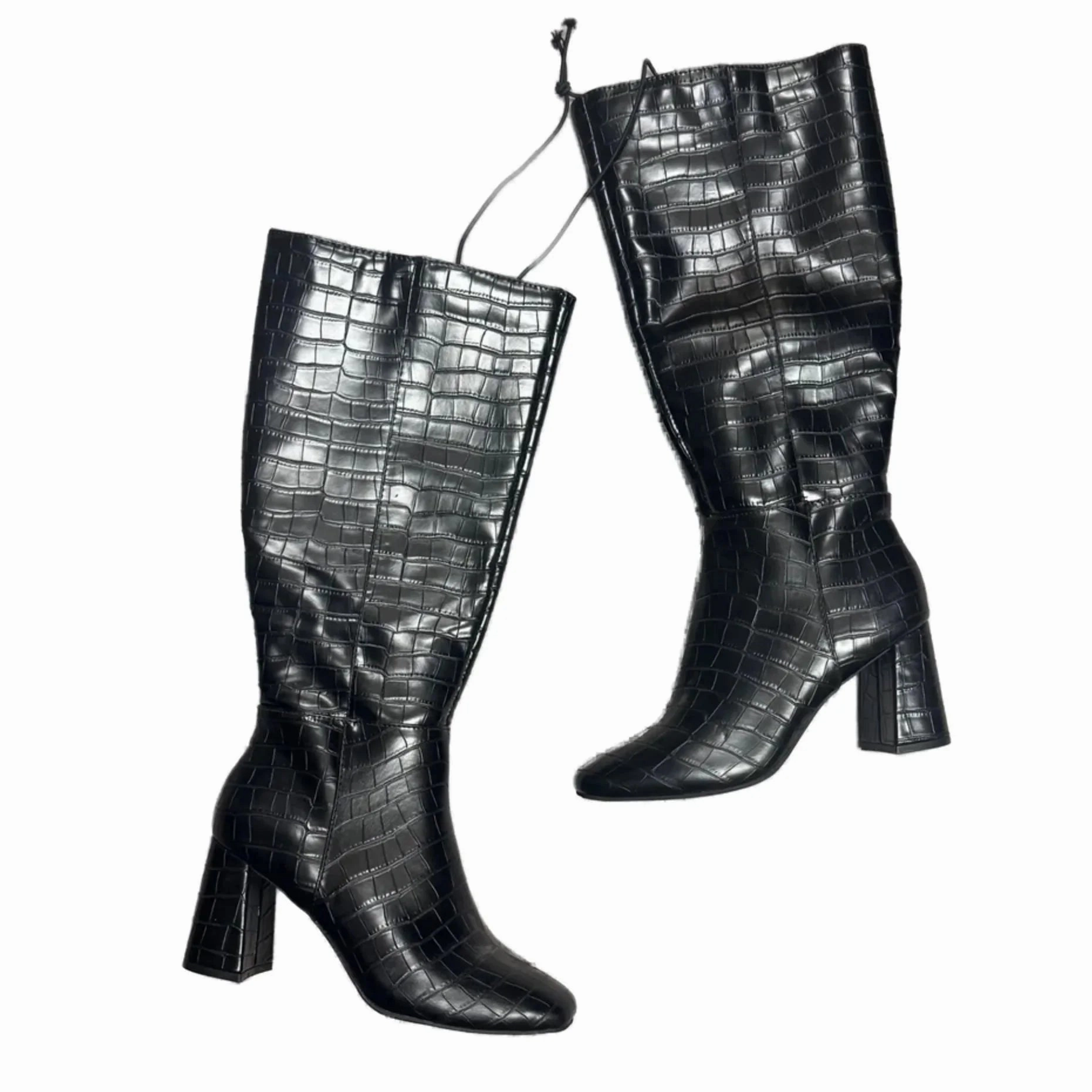 Minimal Profile Rubberized Tread Boots Knee Heels By Forever 21 In Black, Size: 7