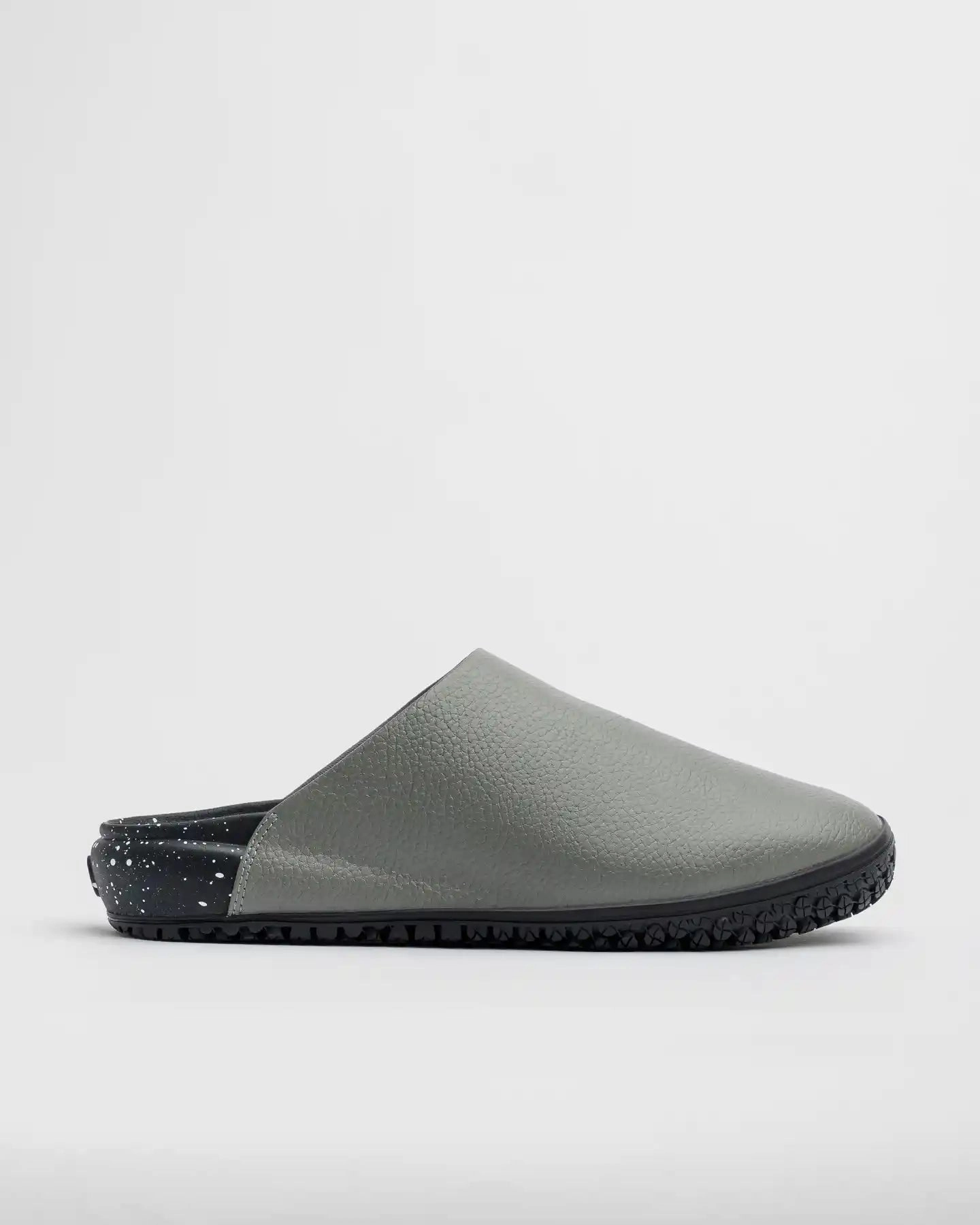 The Clog - Charcoal Cushioning Pods Lightweight Design