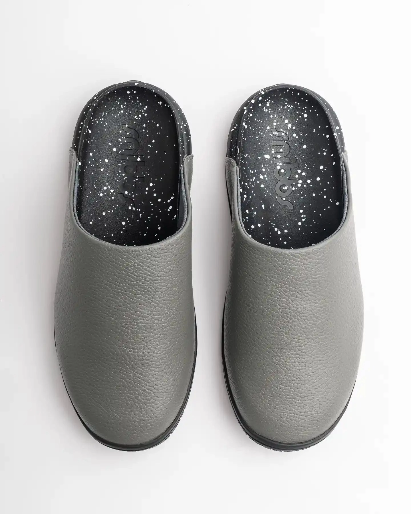 The Clog - Charcoal Reinforced Seams Traction pattern