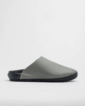 The Clog - Charcoal Cushioning Pods Lightweight Design