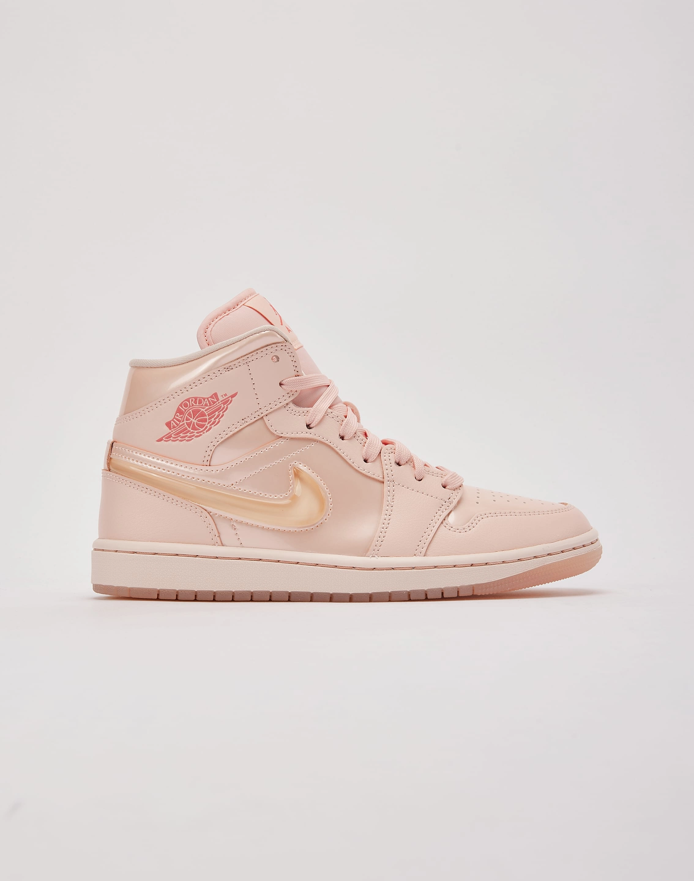 Lightweight Jordan Air Jordan 1 Mid SE