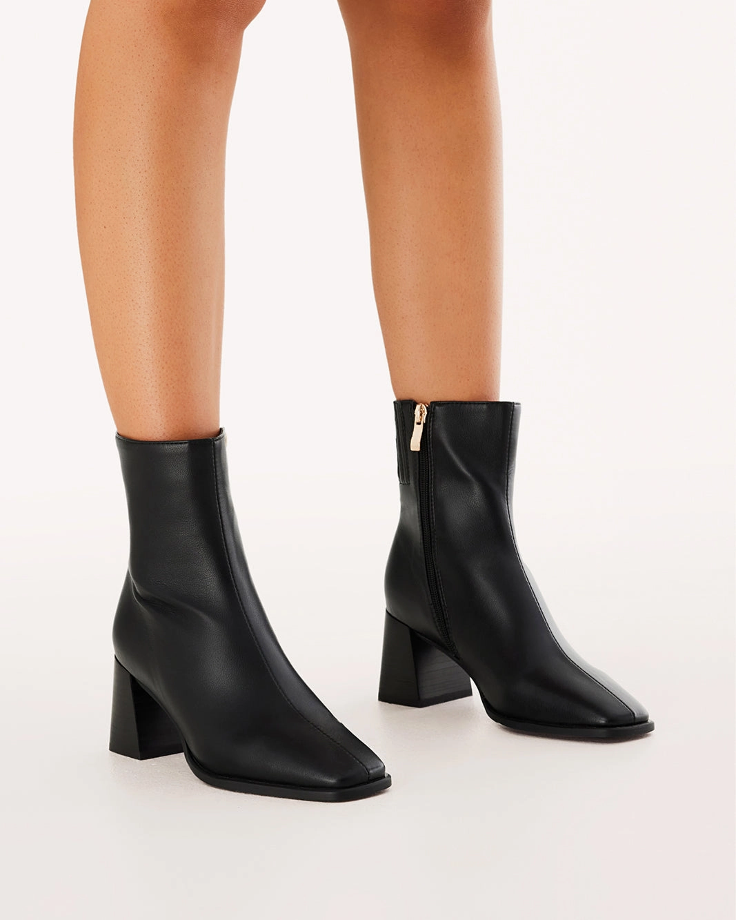 ALANIA - BLACK Stylish Option