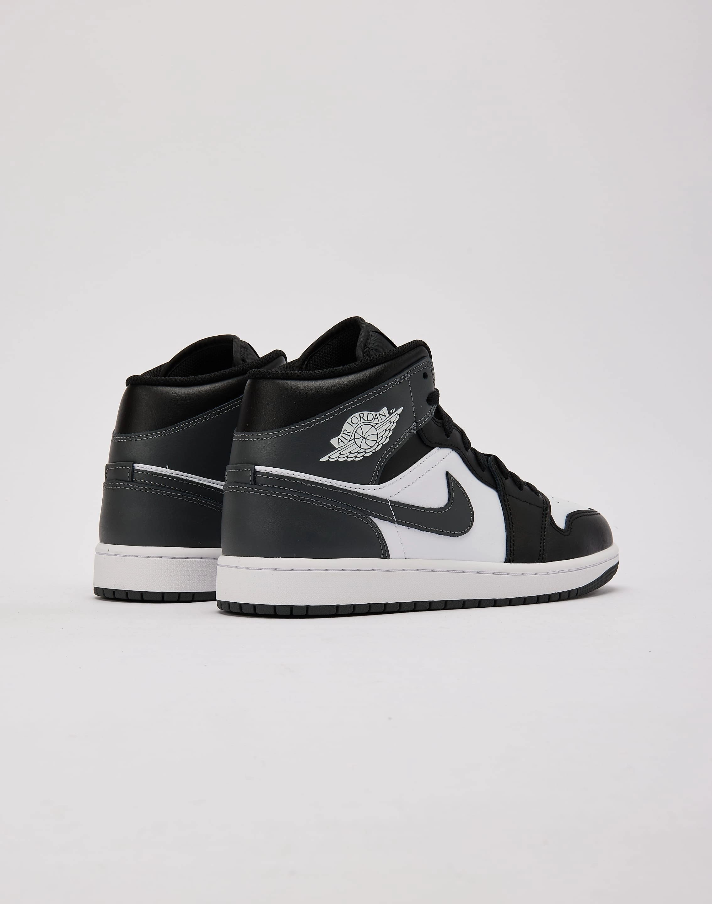 Trend Glow Flexible Rocker Sole Jordan Air Jordan 1 Mid