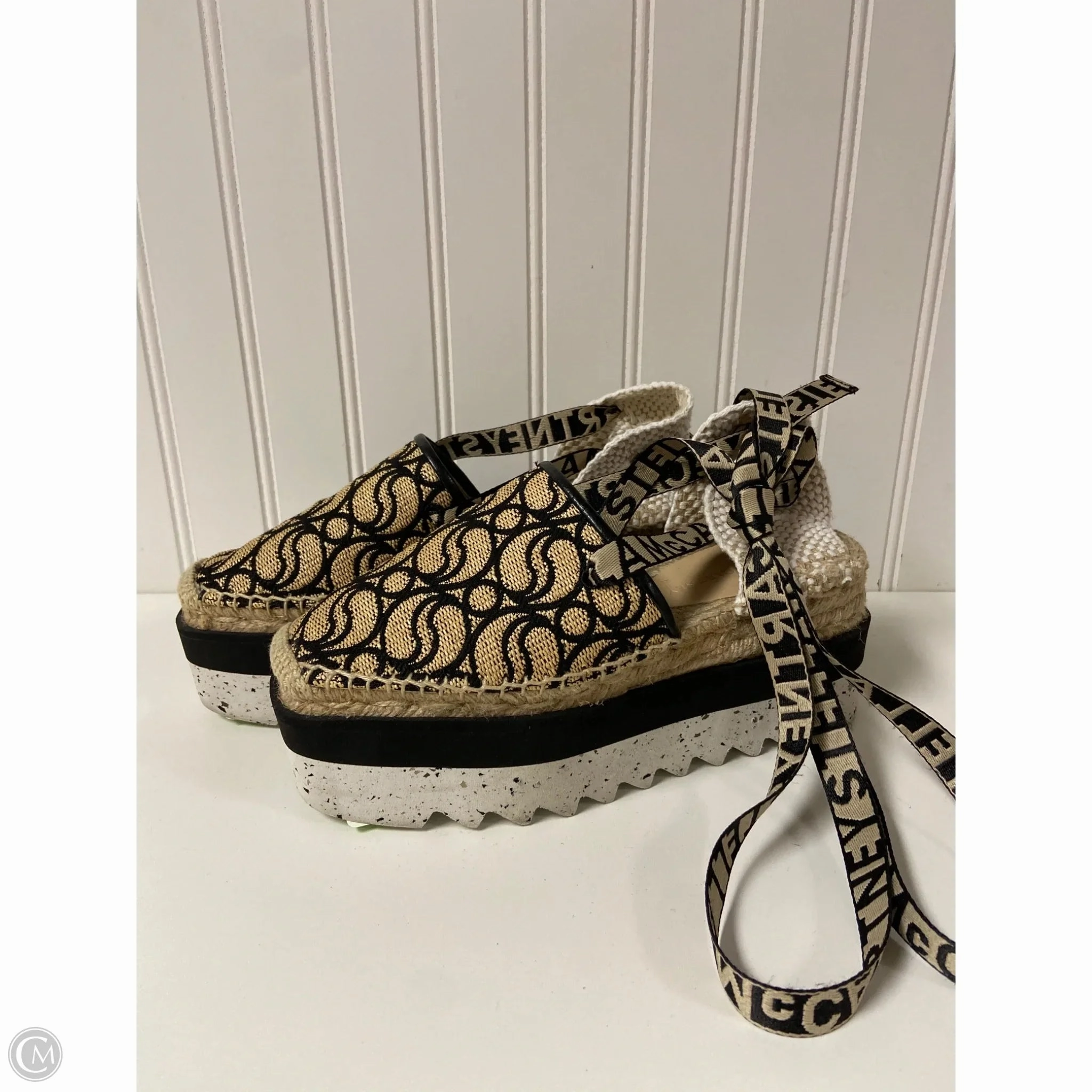 Sandals Luxury Designer By Stella Mccartney In Black & Cream, Size: 6 Low Profile Weekend Trip