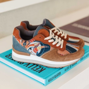 Durable Double Stitching Walking Sneakers Cyprus Cush Jogger