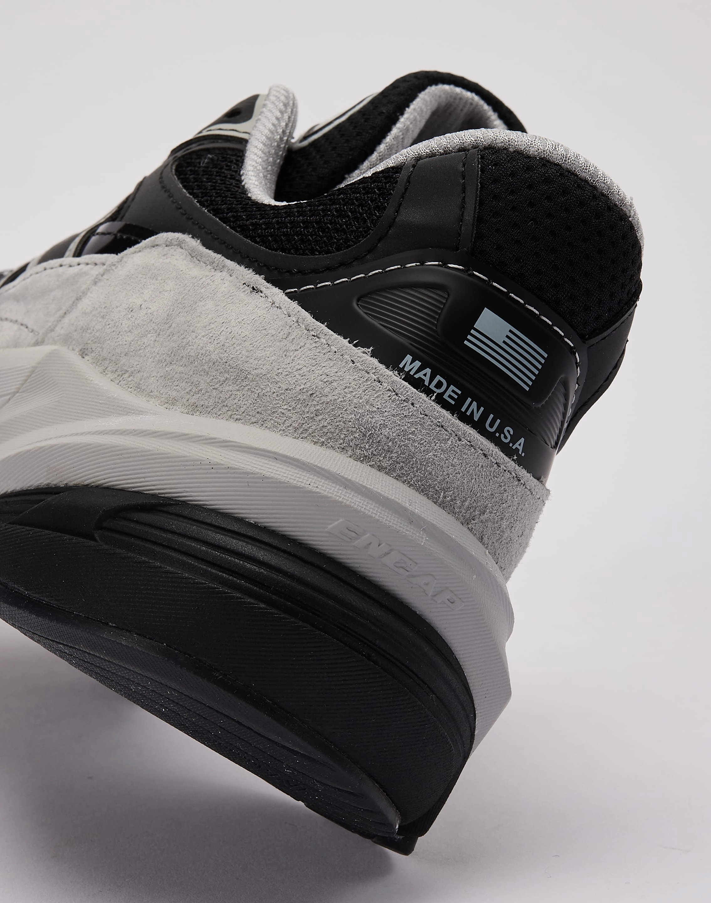 pre - race running New Balance MADE In USA 990v6