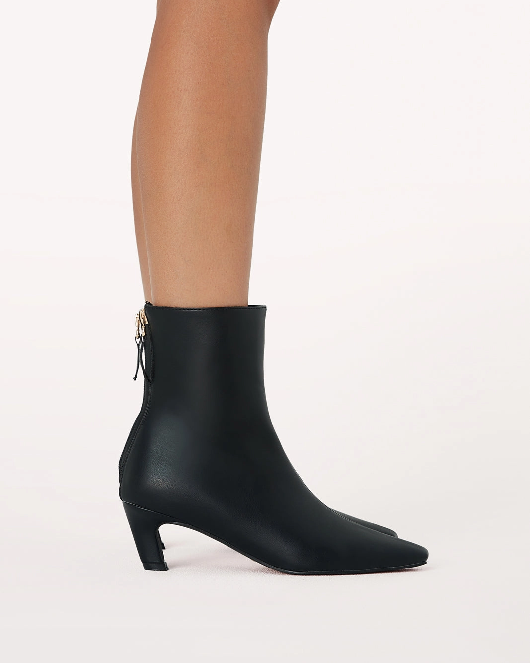 XINIA - BLACK Built For Work