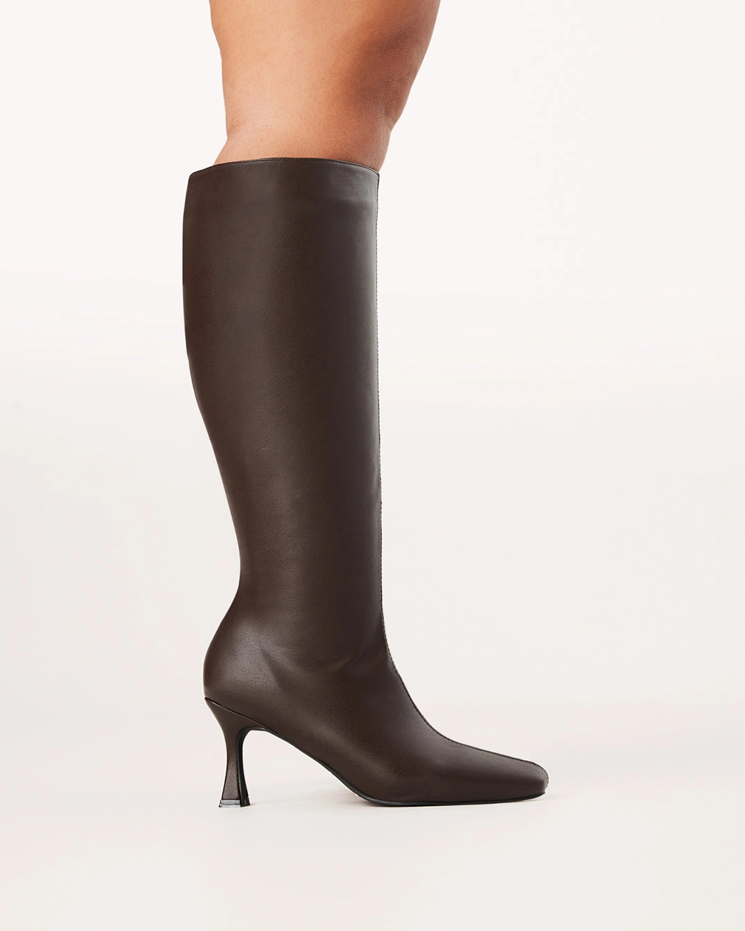 CORBIN EXTENDED CURVE - CHOCOLATE Protective Finish Trail Runner Flexible Movement